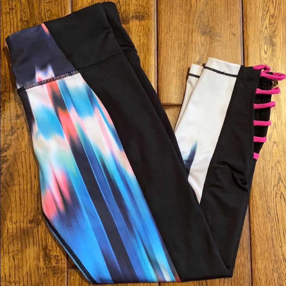 Betsey Johnson polyester workout Capri. Size small